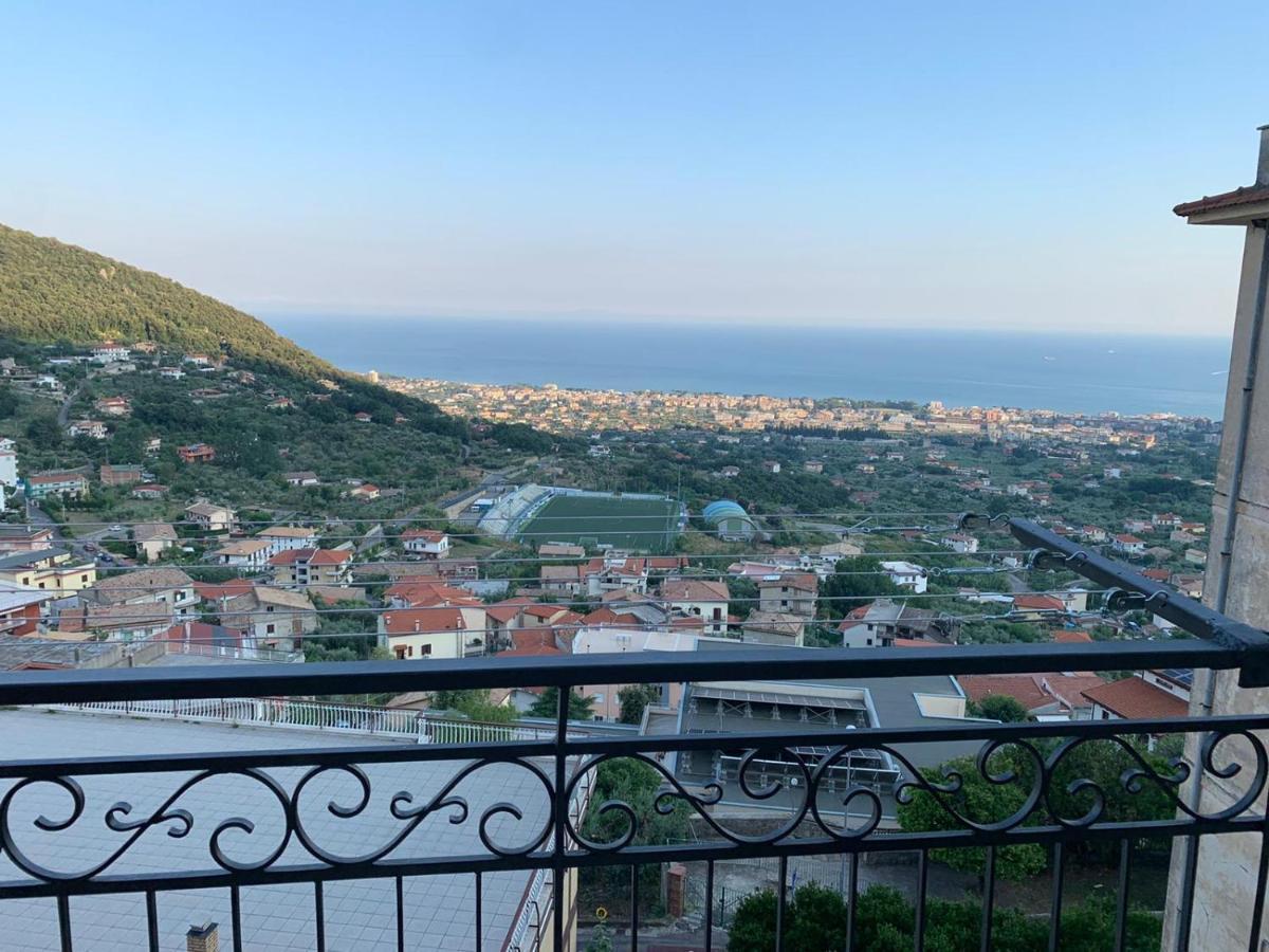 Apartamento Il Nido Delle Rondini Formia Exterior foto