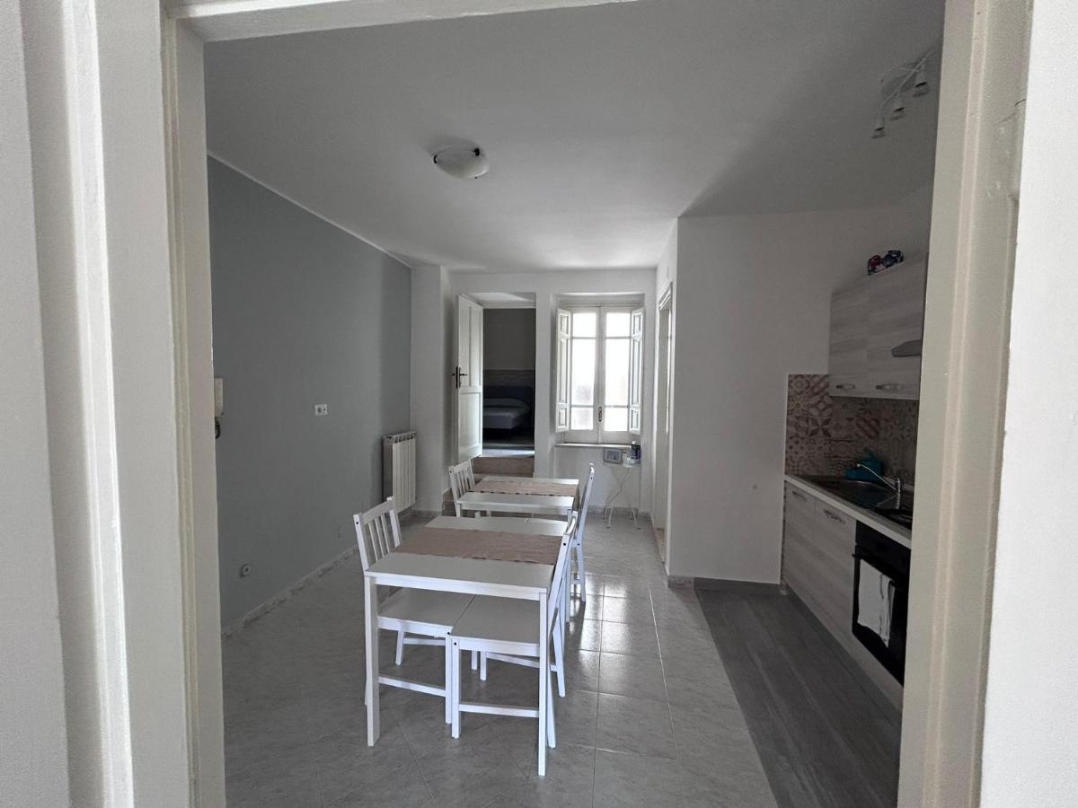 Apartamento Il Nido Delle Rondini Formia Exterior foto